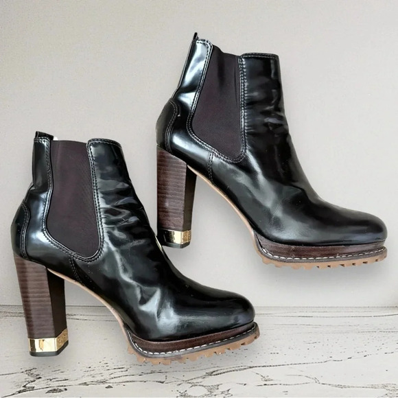 TORY BURCH Patent Leather Chelsea Boots Gold Accent Lug Sole Dark Brown Size 9 - Picture 3 of 12
